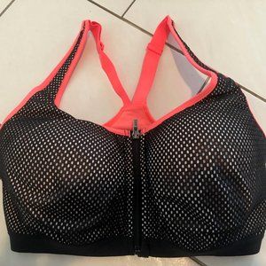 NWOT Victoria's Secret Knockout Sports Bra